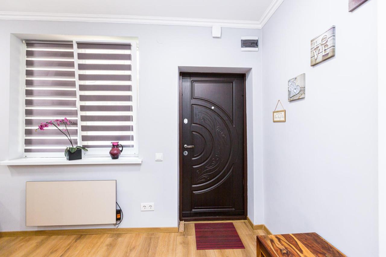Сучасна Квартира По Вул Дарії Гусяк 9 Біля Краківського Leopoli Esterno foto